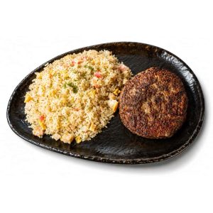 Burger novillo con arroz tres delicias
